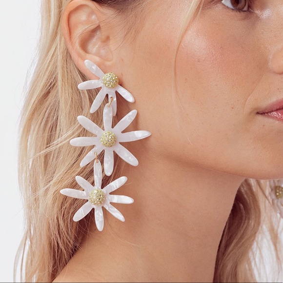 For Love And Lemons Jewelry - For Love and Lemons Lucite Daisy Earrings